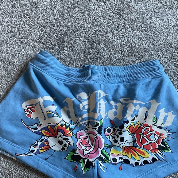 NWOT FLOWER SKULLS SWEATSHORT By Ed Hardy - Picture 7 of 7